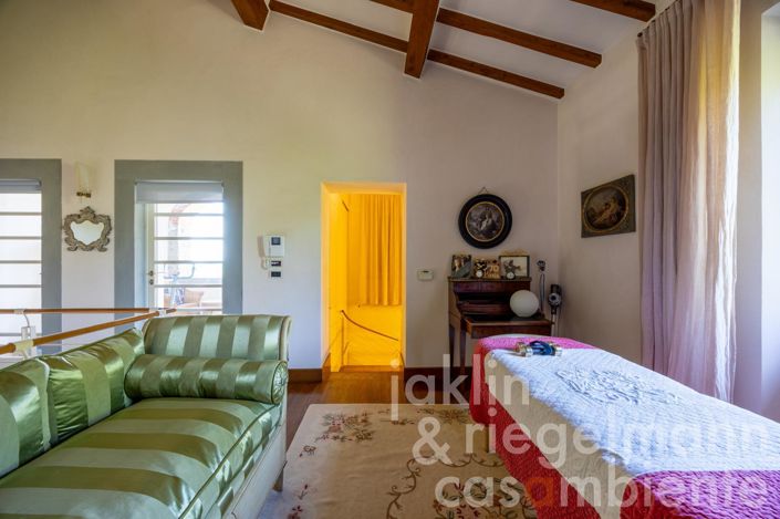 Image No.58-6 Bed Country House for sale