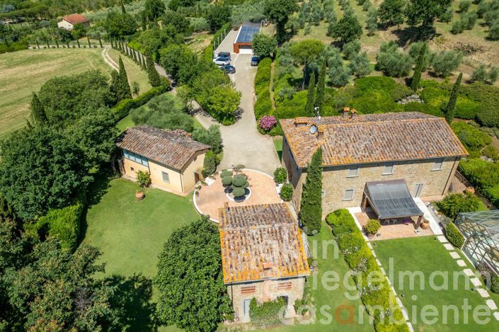 Image No.6-6 Bed Country House for sale