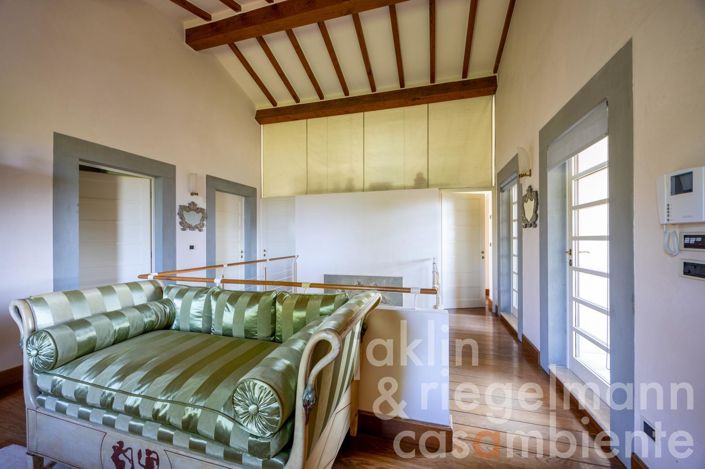 Image No.60-6 Bed Country House for sale