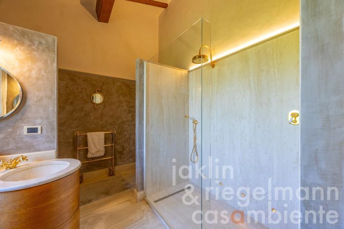 Image No.66-6 Bed Country House for sale