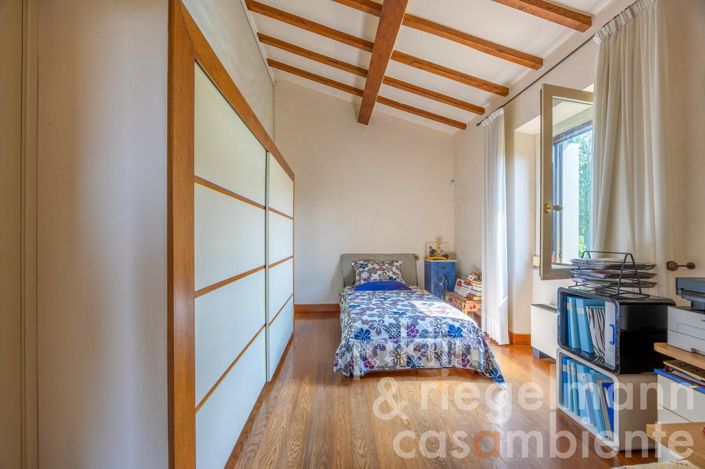 Image No.68-6 Bed Country House for sale