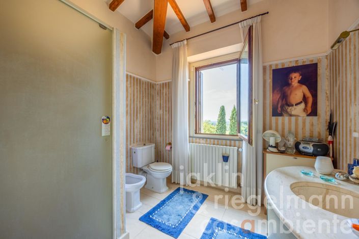 Image No.69-6 Bed Country House for sale