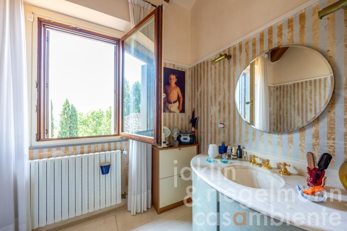 Image No.70-6 Bed Country House for sale