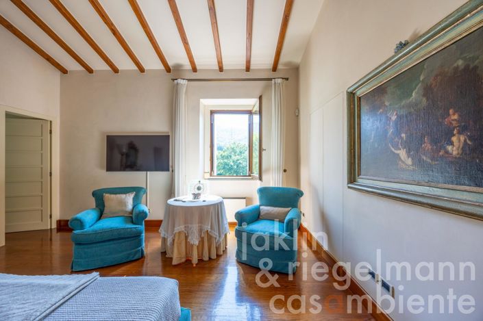 Image No.71-6 Bed Country House for sale