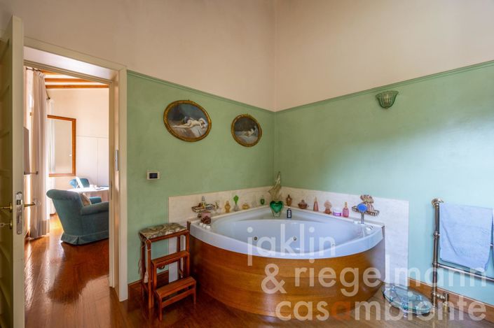 Image No.75-6 Bed Country House for sale