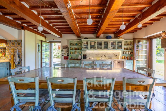 Image No.81-6 Bed Country House for sale