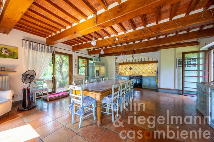 Image No.83-6 Bed Country House for sale