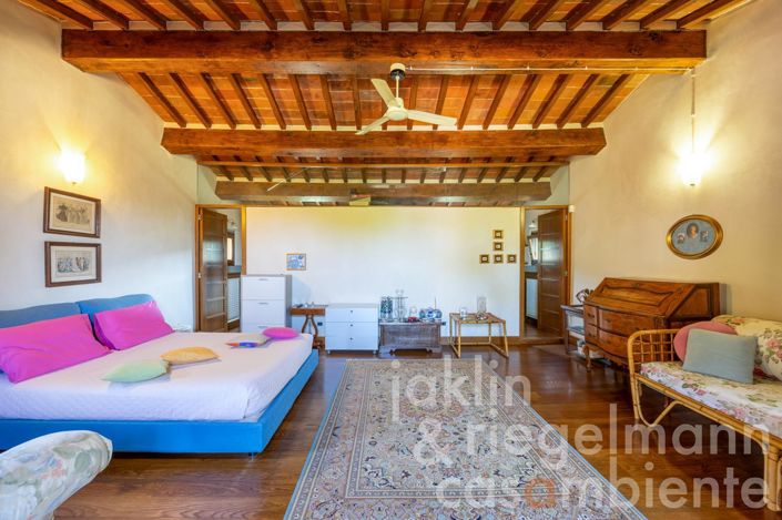 Image No.84-6 Bed Country House for sale