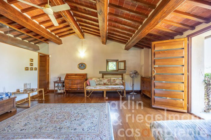 Image No.86-6 Bed Country House for sale