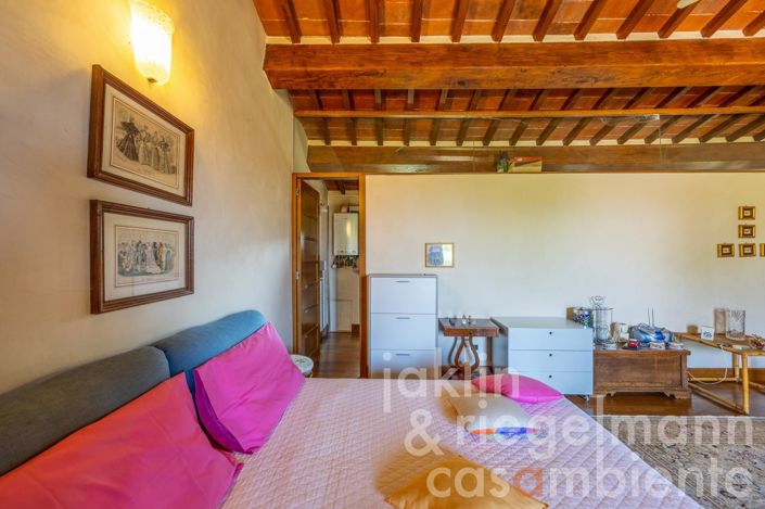 Image No.87-6 Bed Country House for sale