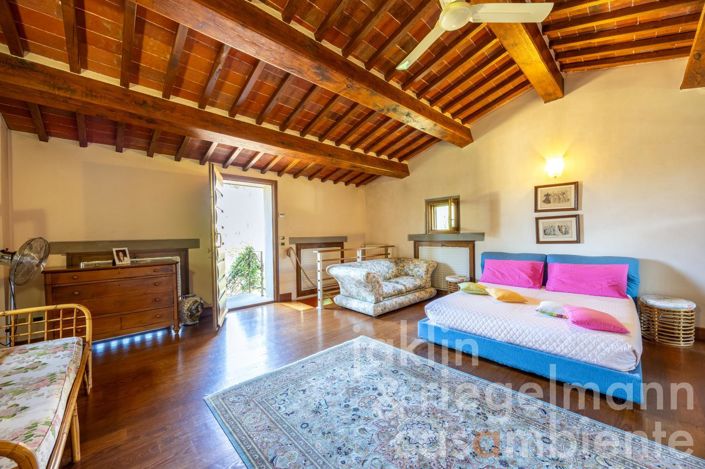 Image No.88-6 Bed Country House for sale