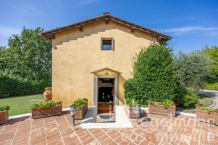 Image No.90-6 Bed Country House for sale