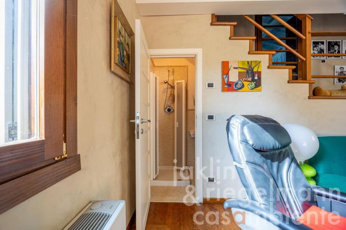 Image No.96-6 Bed Country House for sale