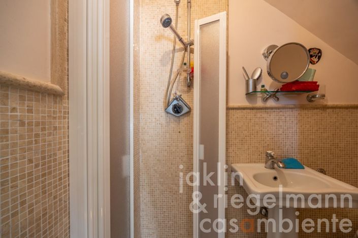 Image No.97-6 Bed Country House for sale