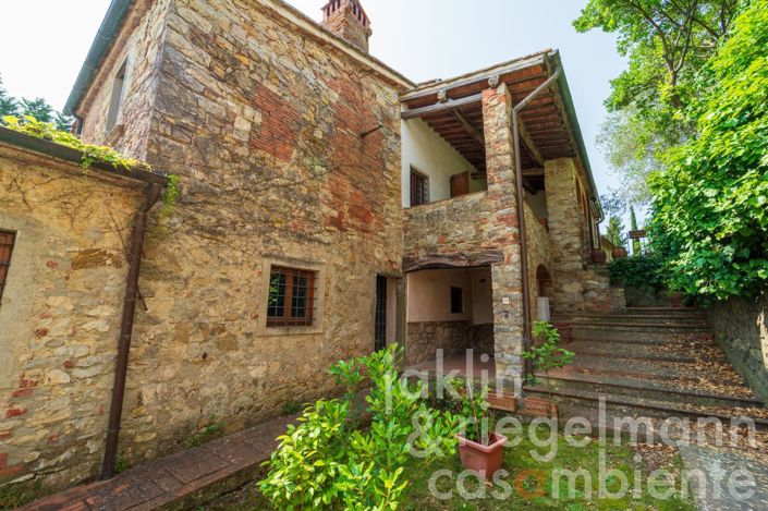 Image No.2-Maison de campagne de 4 chambres à vendre à Bucine