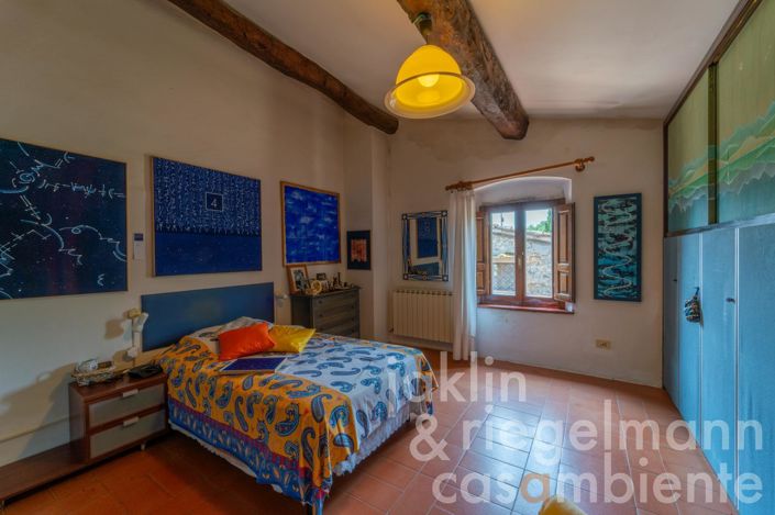 Image No.33-Maison de campagne de 4 chambres à vendre à Bucine