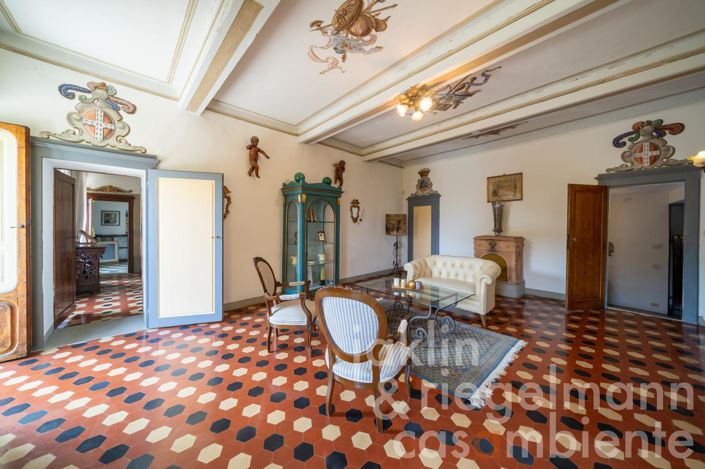 Image No.35-8 Bed Villa for sale