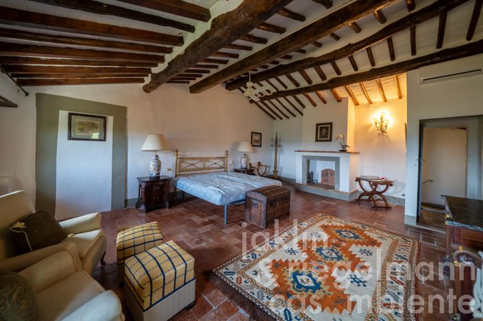 Image No.50-8 Bed Villa for sale