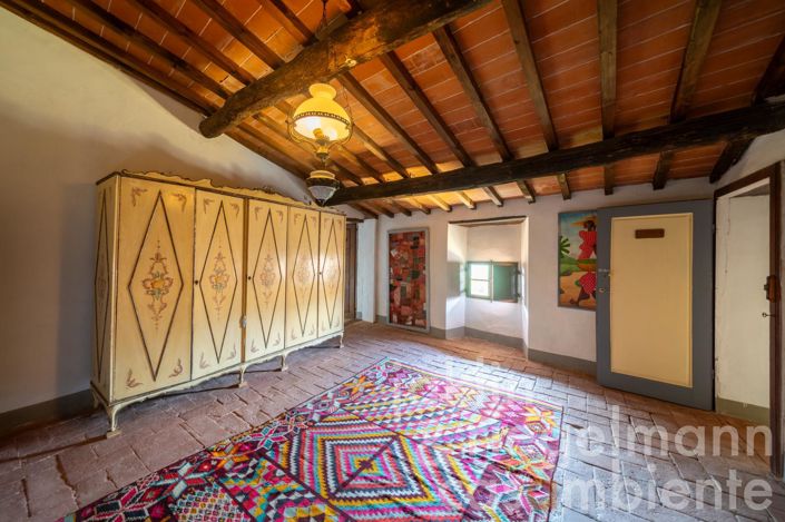 Image No.56-8 Bed Villa for sale