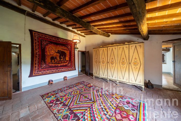 Image No.57-8 Bed Villa for sale