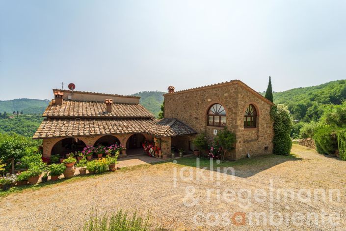 Image No.2-5 Bed Country House for sale