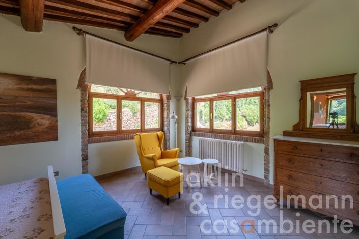 Image No.46-5 Bed Country House for sale