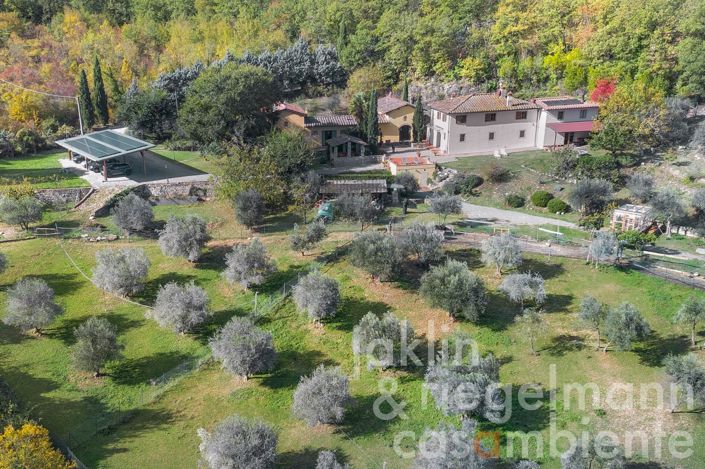 Image No.11-12 Bed Farmhouse for sale