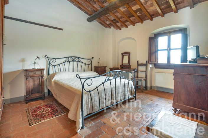 Image No.31-12 Bed Farmhouse for sale