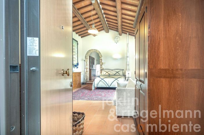 Image No.48-12 Bed Farmhouse for sale