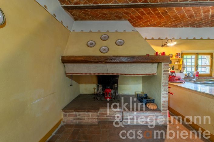 Image No.25-9 Bed Country House for sale