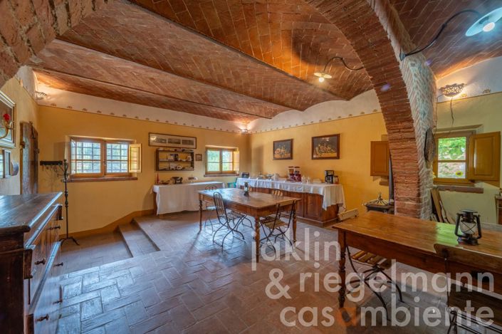 Image No.36-Maison de campagne de 9 chambres à vendre à Foiano della Chiana