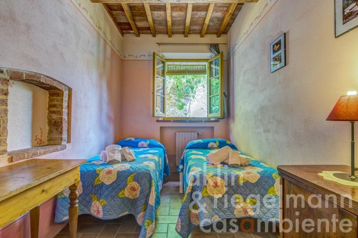 Image No.46-9 Bed Country House for sale