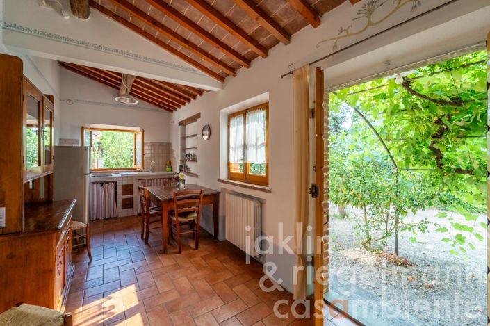 Image No.49-Maison de campagne de 9 chambres à vendre à Foiano della Chiana