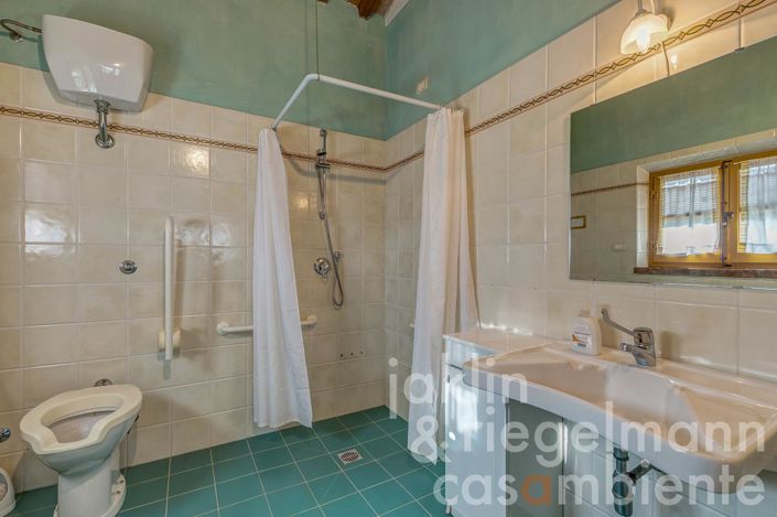 Image No.58-9 Bed Country House for sale