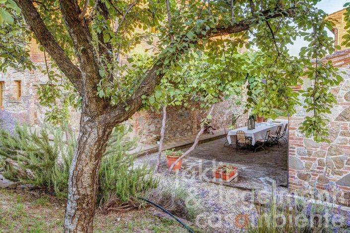 Image No.8-9 Bed Country House for sale