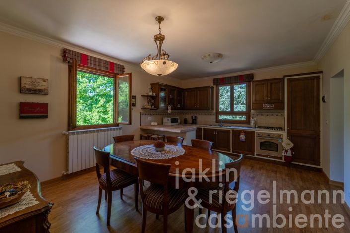 Image No.17-4 Bed Country House for sale