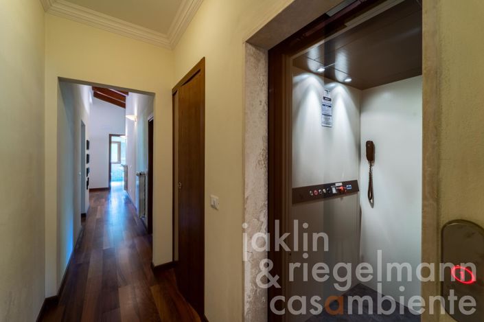 Image No.19-4 Bed Country House for sale