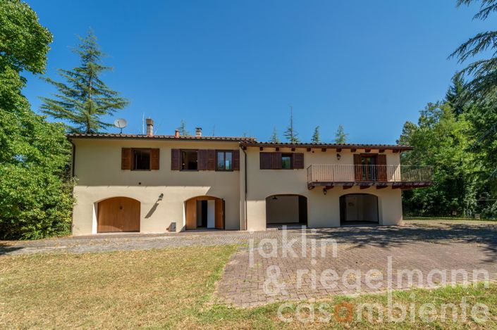 Image No.2-Maison de campagne de 4 chambres à vendre à Arezzo