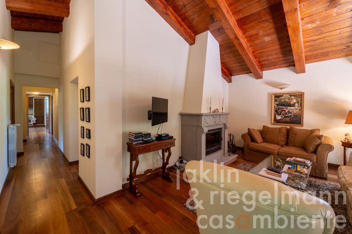 Image No.23-4 Bed Country House for sale