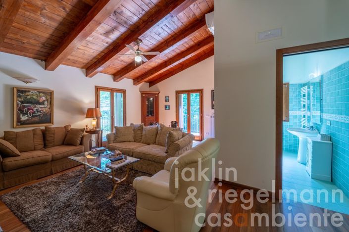 Image No.25-4 Bed Country House for sale