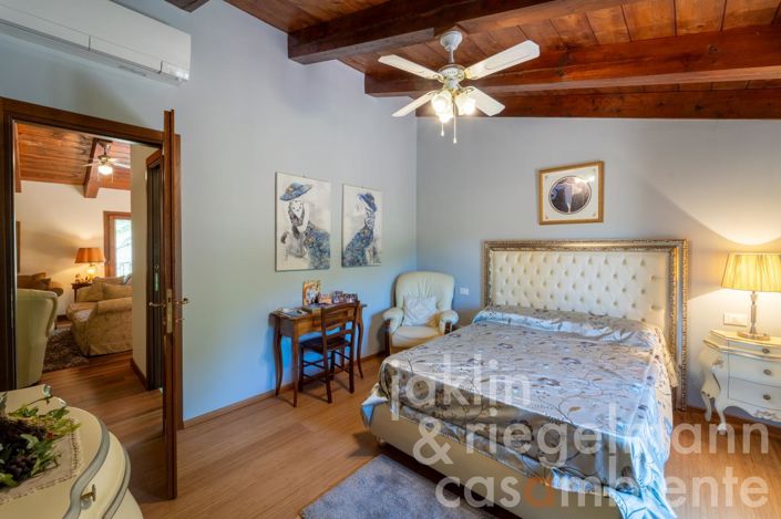 Image No.29-4 Bed Country House for sale