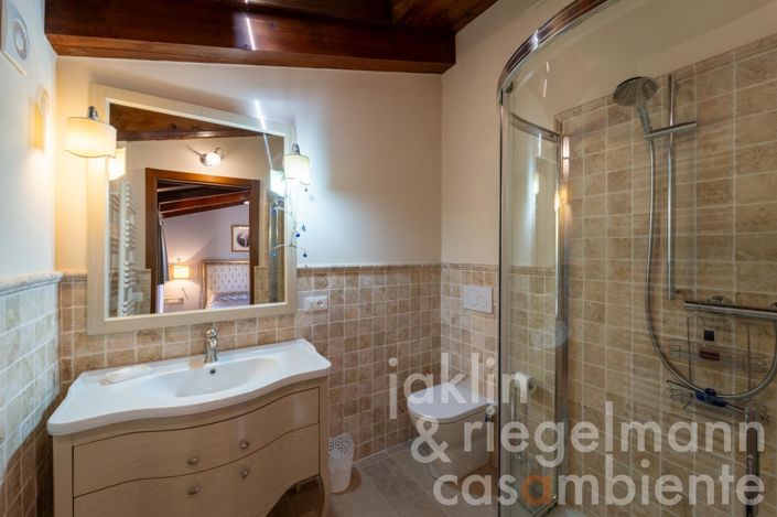 Image No.31-4 Bed Country House for sale