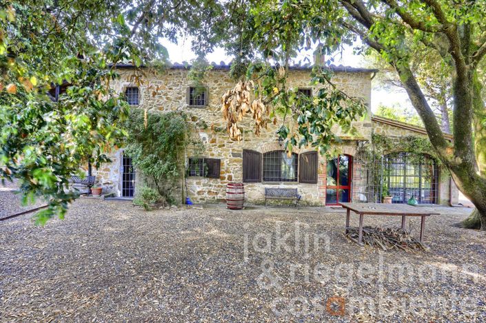 Image No.2-4 Bed Country House for sale