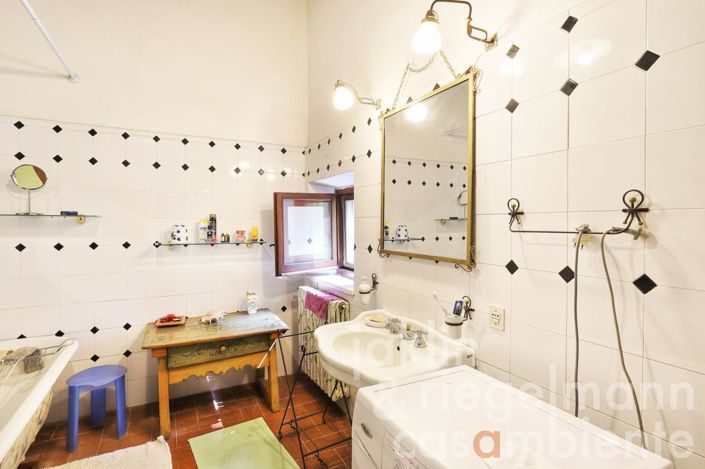 Image No.21-4 Bed Country House for sale