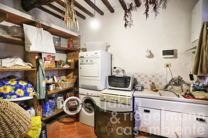 Image No.25-4 Bed Country House for sale