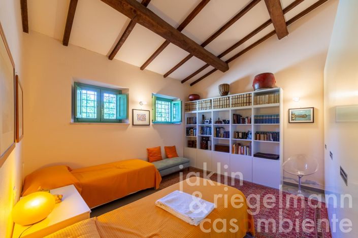 Image No.32-6 Bed Country House for sale