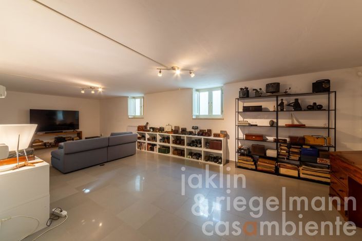 Image No.36-6 Bed Country House for sale