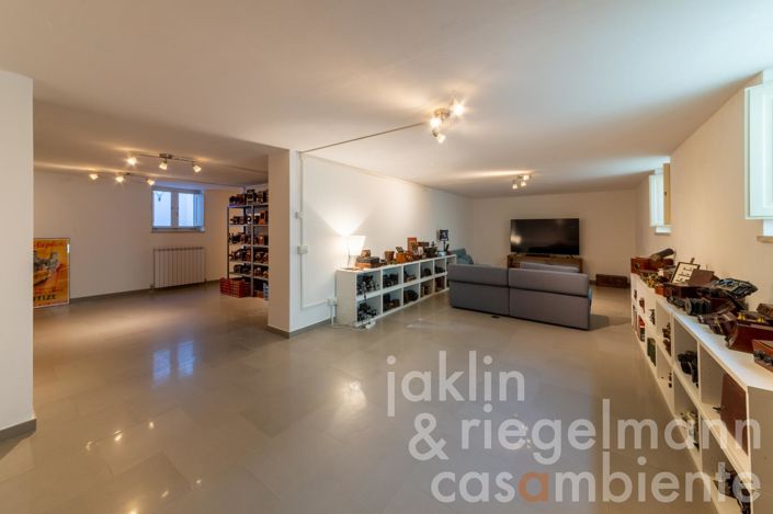 Image No.37-6 Bed Country House for sale