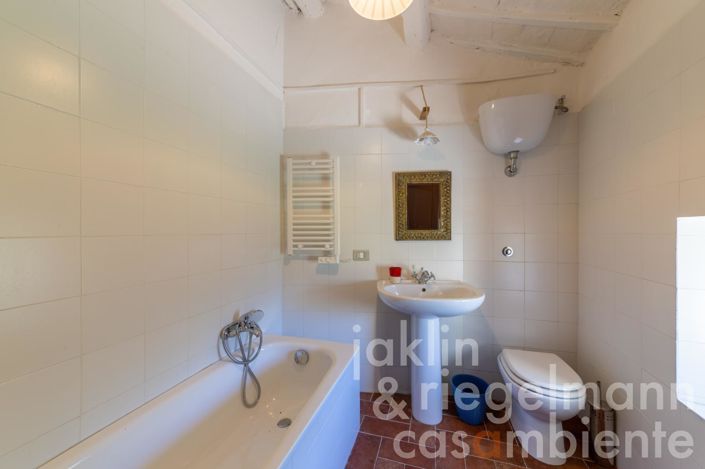 Image No.58-6 Bed Country House for sale