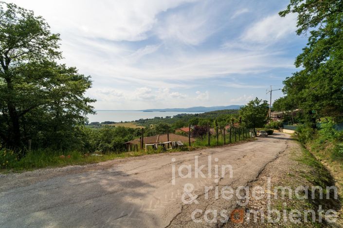 Image No.21-Maison de campagne de 3 chambres à vendre à Magione